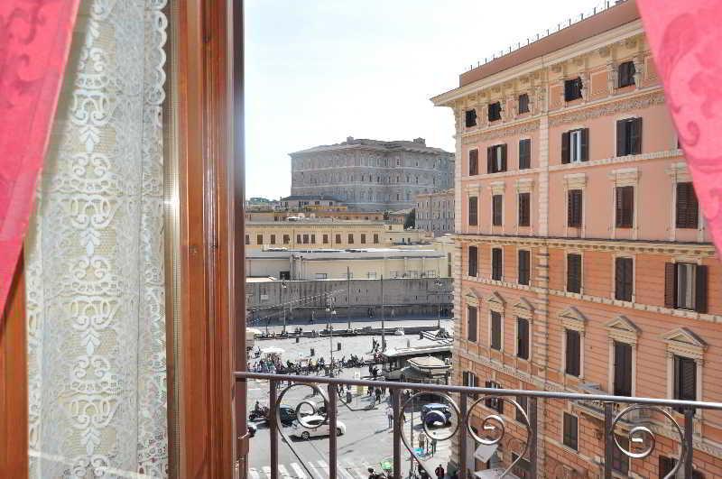 Le Suite Di Via Ottaviano - Suite In Rome B&B Dış mekan fotoğraf