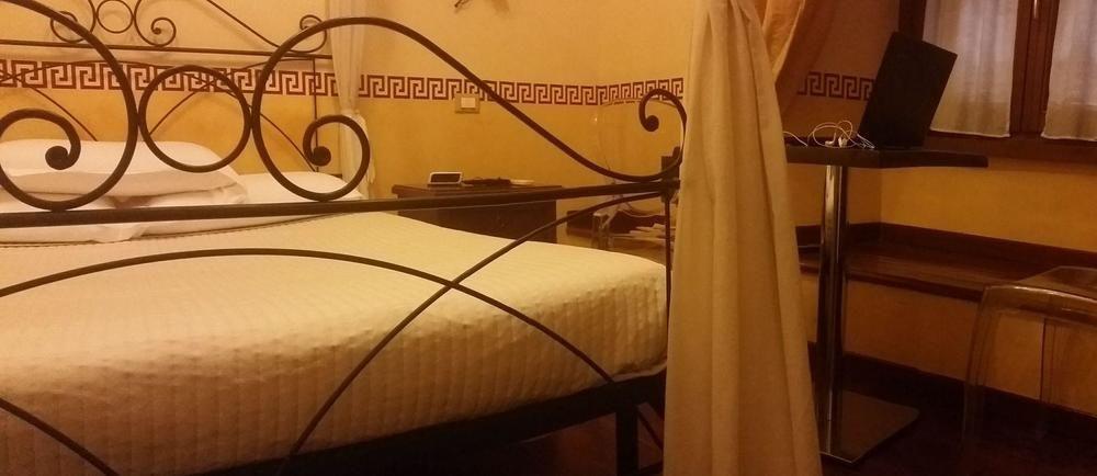 Le Suite Di Via Ottaviano - Suite In Rome B&B Dış mekan fotoğraf